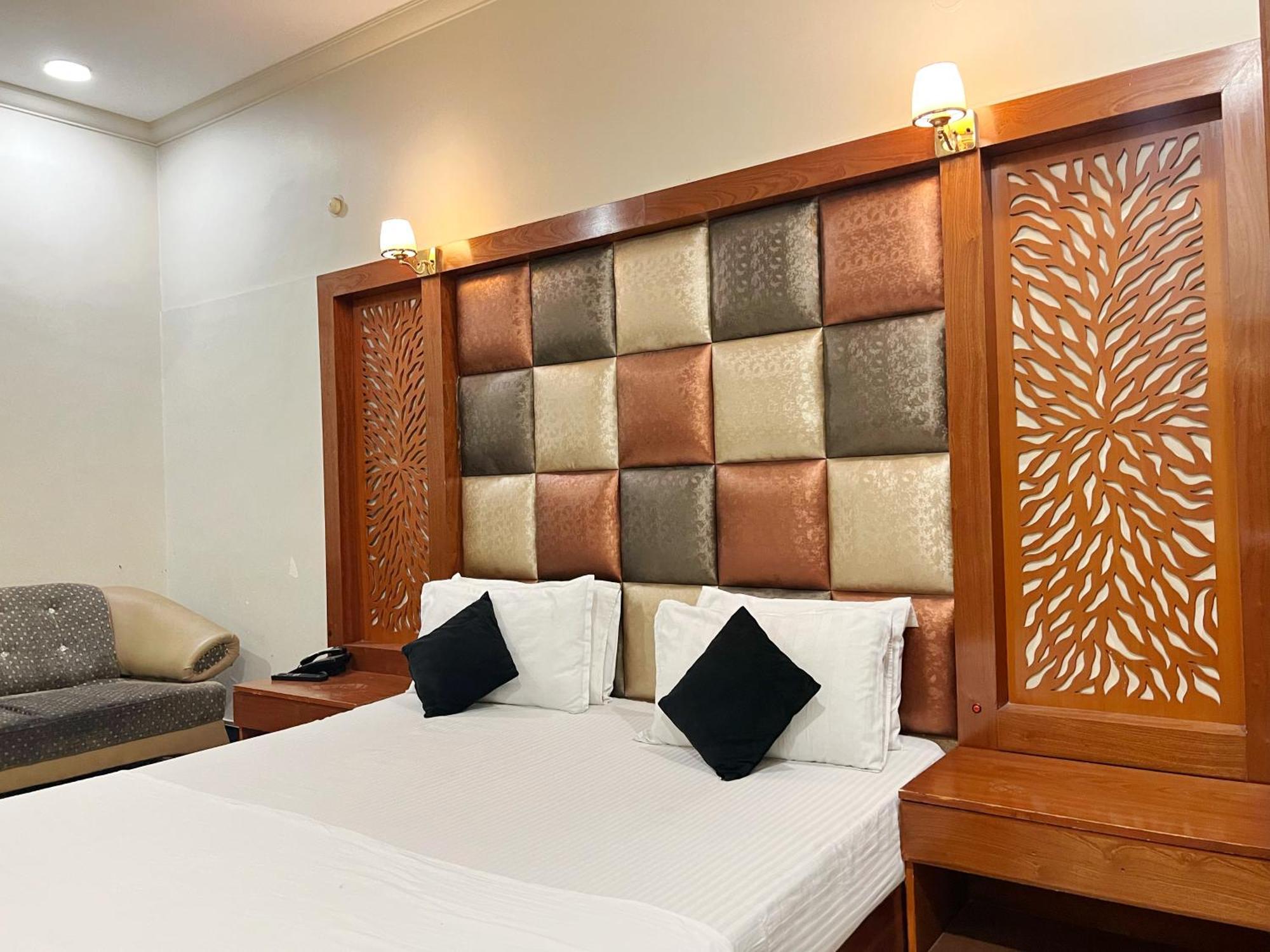 The Grand Hotel Multan Exterior photo